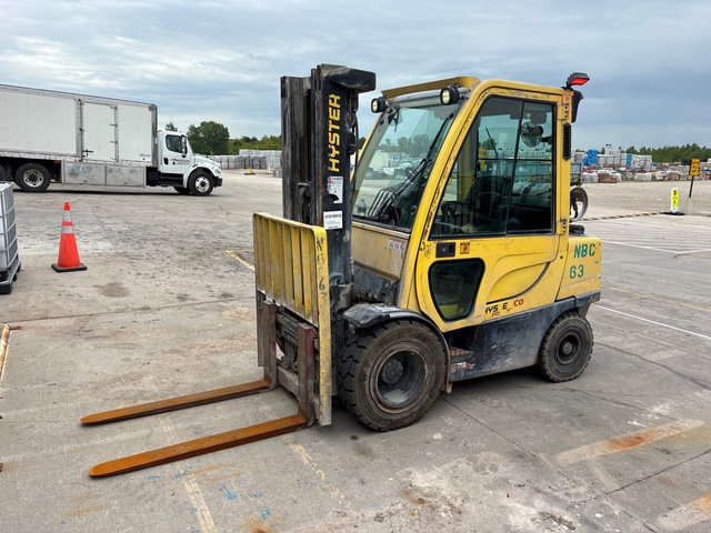 2016 Hyster H60FT 5700 lb Pneumatic Tire Forklift