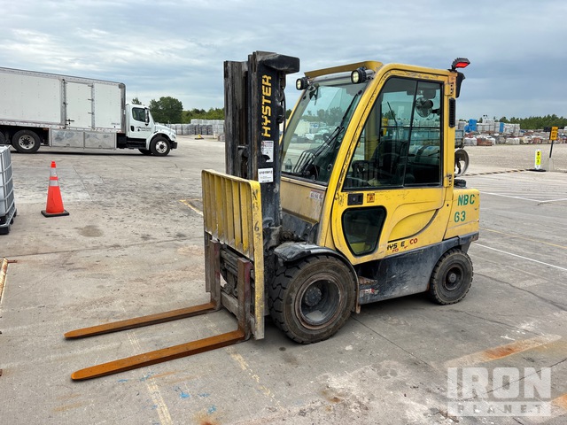 2016 Hyster H60FT 5700 lb Pneumatic Tire Forklift