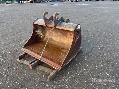 EDF 410JK 48 in Q/C Cleanup Bucket