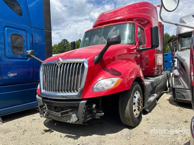 2018 International LT625 6x4 Tracteur routier couchette