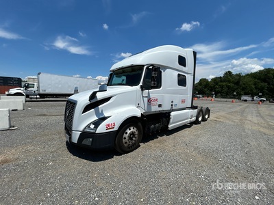 2022 Volvo VNL860 6x4 Tracteur routier couchette