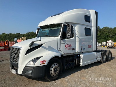 2022 Volvo VNL860 6x4 T/A Sleeper Truck Tractor