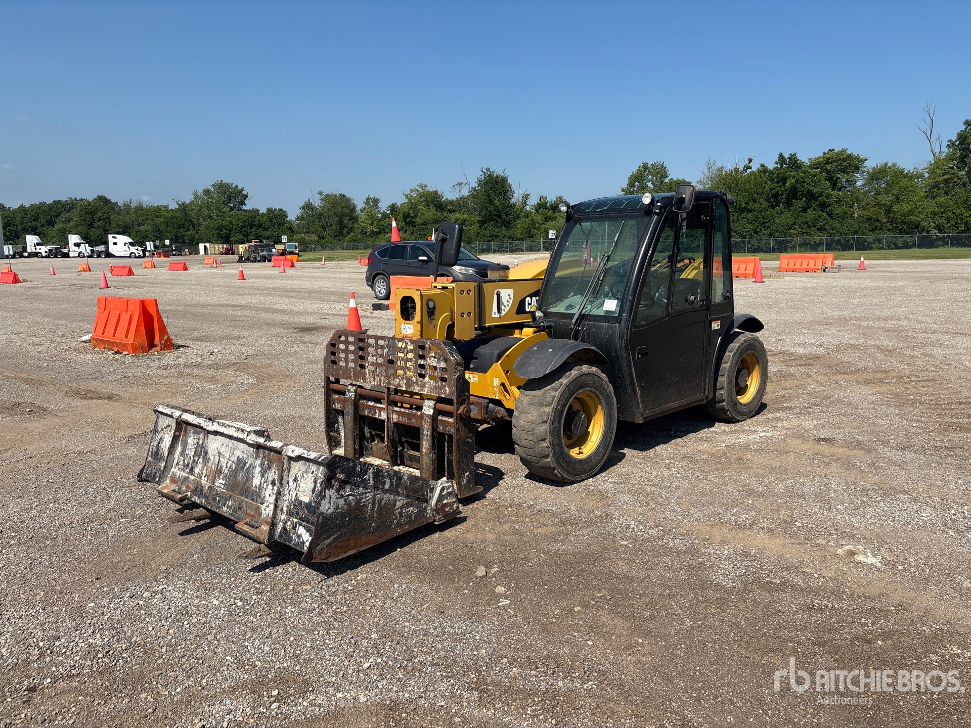 2011 Cat TH255 Telehandler