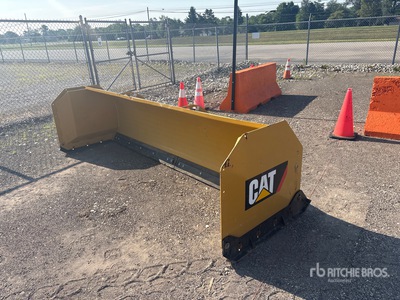 CAT 120 in Snow Pusher