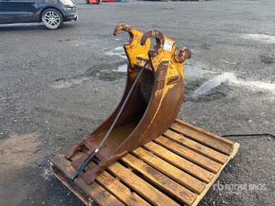 EDF 14 in Q/C Digging bucket - Fits Backhoe