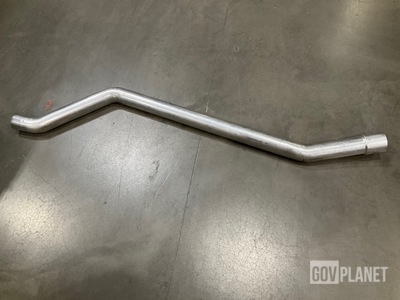 (17) Navistar Defense 3819726C1 Exhaust Pipes
