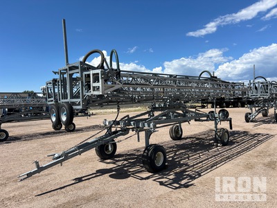2007 Harnois 132 ft Spray Boom متنوع/ معدات الري