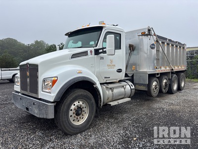 2019 Kenworth T880 10x4 Quad/A Dump Truck