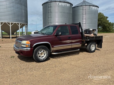 GMC 1500 4x4 Extended Cab Flatbed Truck