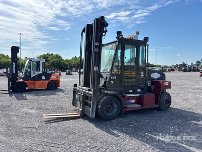 Taylor X-175 17500 lb 4x2 を見 Rough Terrain Forklift