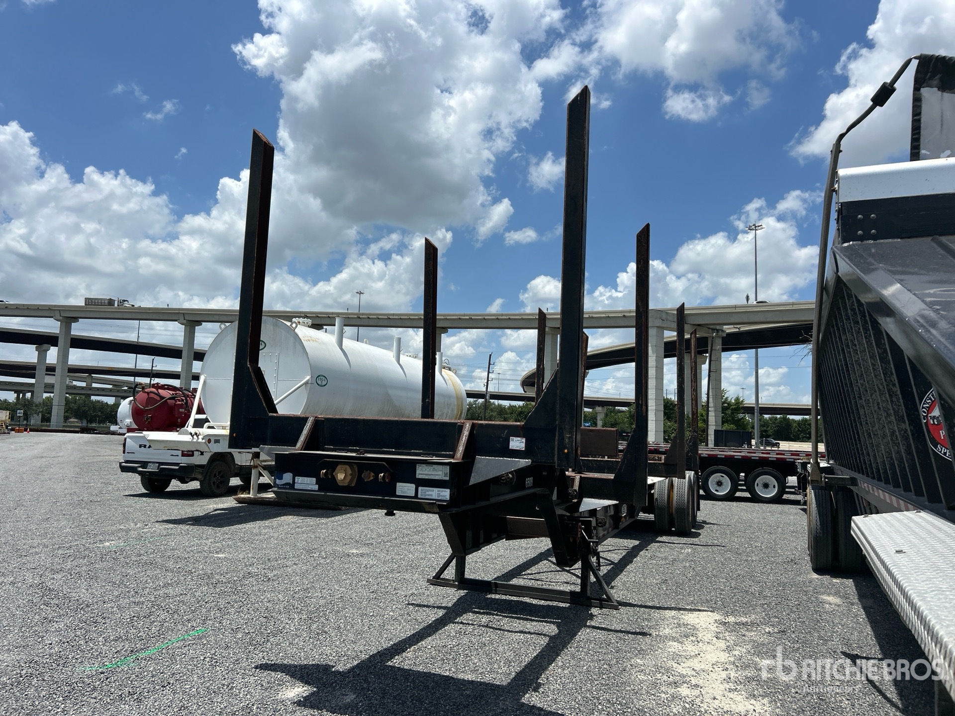 2020 Manac 21240A400 40 ft T/A Log Trailer