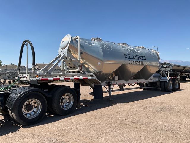 2006 Trail King 1000 cft T/A Pneumatic Bulk Trailer