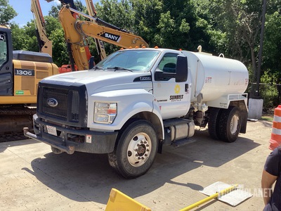 2019 Ford F-750 2000 gal 4x2 Ciężarówka na wodę (Inoperable)