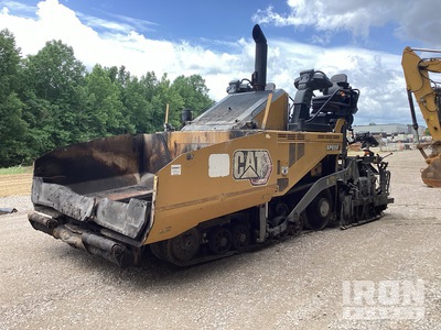2022 Cat AP655F Track Asphalteuse