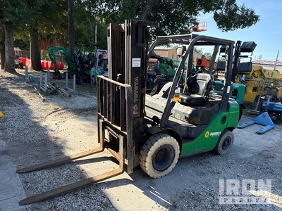 2016 Toyota 8FGU25 3450 lb 4x2 Rough Terrain Forklift