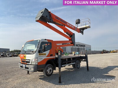 Socage DA328 28 m on 2013 Mitsubishi 4x2 Bucket Truck