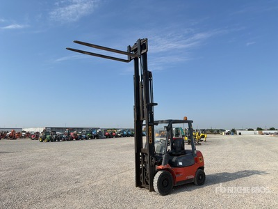 2007 Toyota 7FDF25 900 kg Forklift