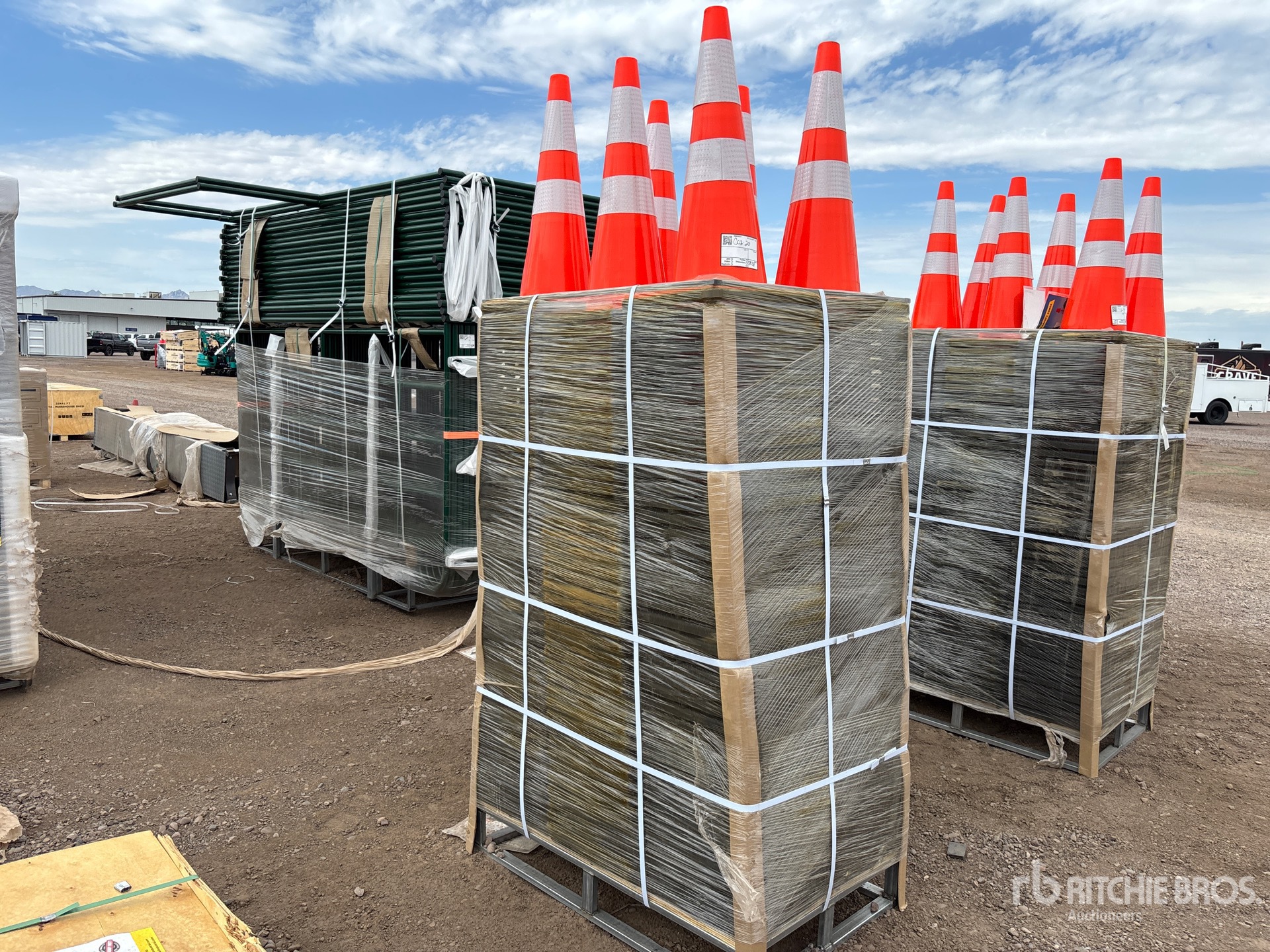 Quantity of (250) 2026 EMC SC28L 28 in Traffic Cones (Unused)