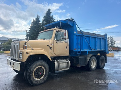 1989 International 2554 6x4 T/A Camión dumper