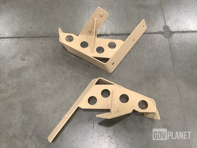 (5) Navistar Defense 3689864C1 Vehicular Components Brackets