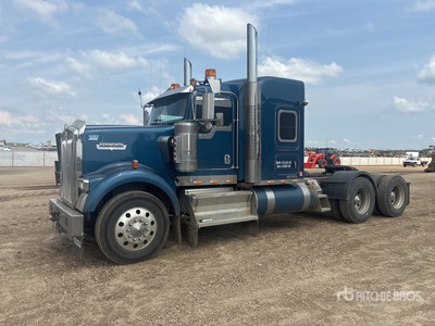 2013 Kenworth W900 T/A Sleeper Truck Tractor