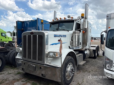 2014 Peterbilt 388 تراكتور شاحنة كابينة النوم (ثنائية المحور)