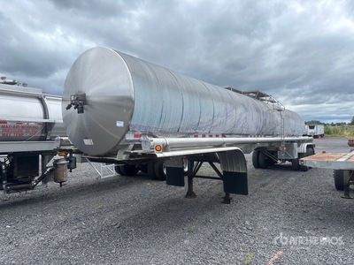 1990 Walker 6000 gal T/A Tanker Trailer