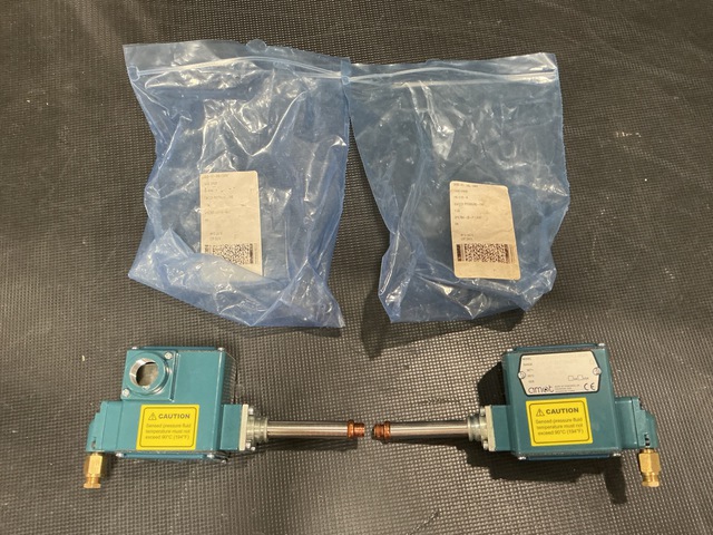 (2) Amot 4140AR1H11CA3-AVA Temperature Switches