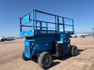 2016 Genie GS4390 4x4 Dual Fuel RT Scissor Lift