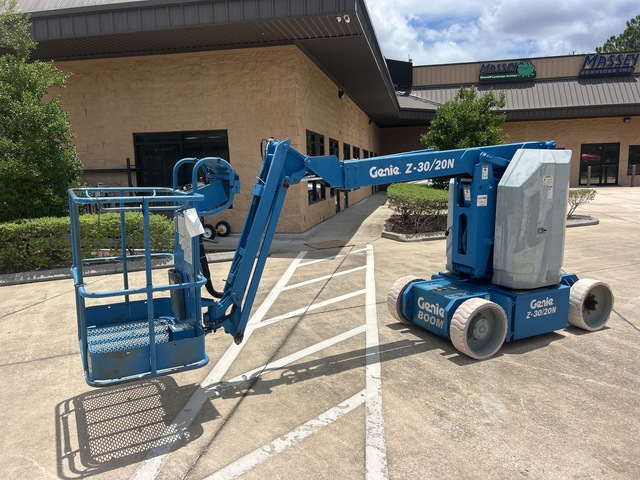 2000 Genie Z-30/20N 2WD Electric Articulating Boom Lift
