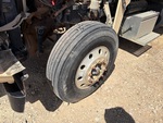 4 dessous de caisse - Camion with Pneu de gauche