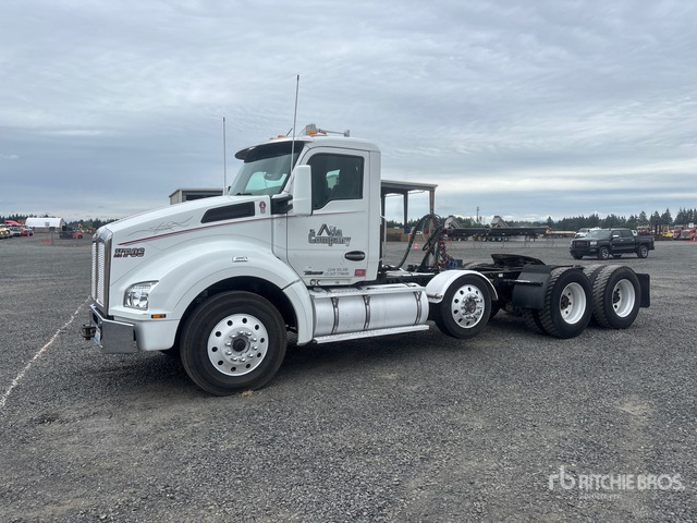 2015 Kenworth T880 8x4 Tri/A Day Cab Truck Tractor