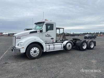 2015 Kenworth T880 8x4 Tri/A Day Cab Truck Tractor