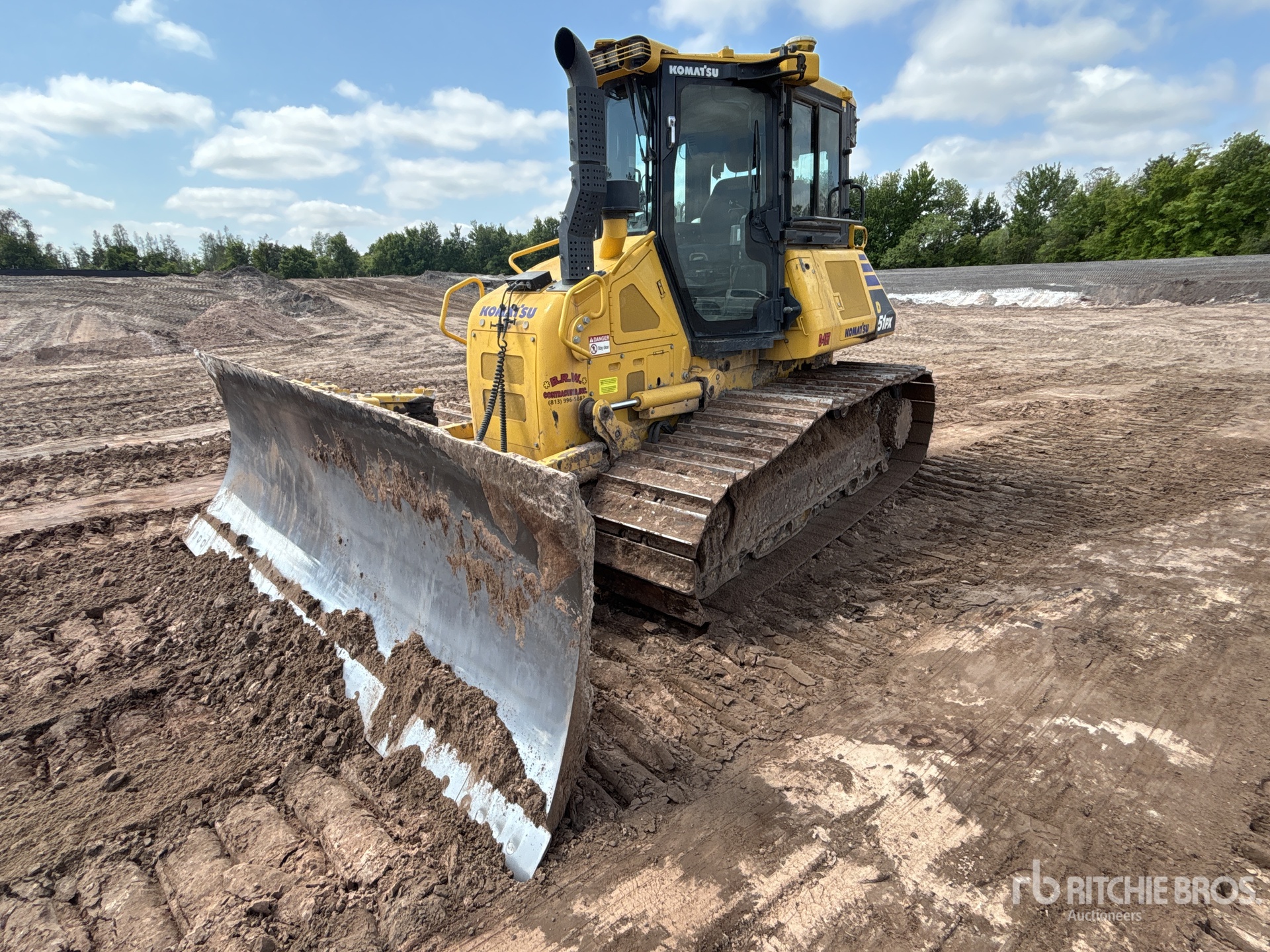 2023 Komatsu D51PX-24 Crawler Dozer