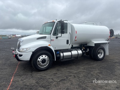 2019 International 4300 2000 gal 4x2 Water Truck