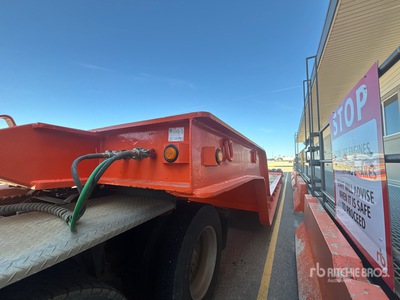 1998 K-Line Folding Neck Trailer
