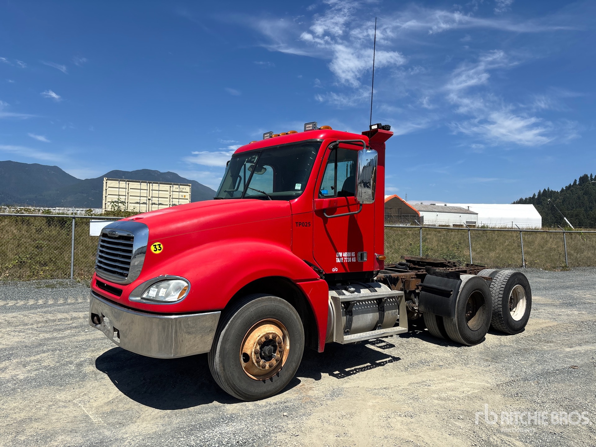 2004 Freightliner Columbia 120 6x4 T/A Day Cab Truck Tractor