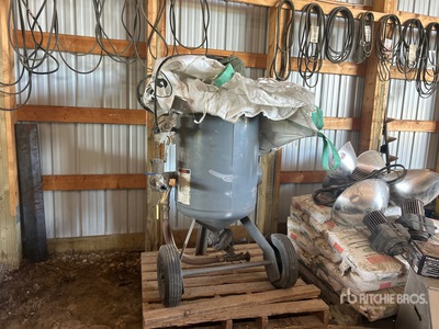 2005 Clemco Sand Blaster