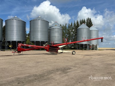 Farm King 1370 13 in x 70 ft Swing Grain Auger