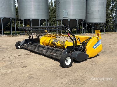 2010 New Holland 76C 14 ft رأس الحصادة المجمعة بوقاية
