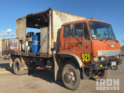 1993 Hino GT1118 4x4 Lube Truck