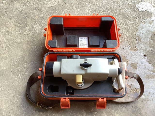 Sokkia B1 Automatic Level w/Case