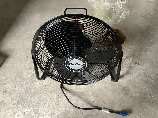 (8) Air King 18" Floor/Table Air Circulating Fans