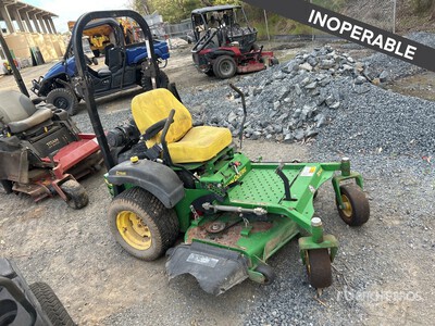 John Deere Ztrak 717A Zero-Turn جزازة العشب (Inoperable)