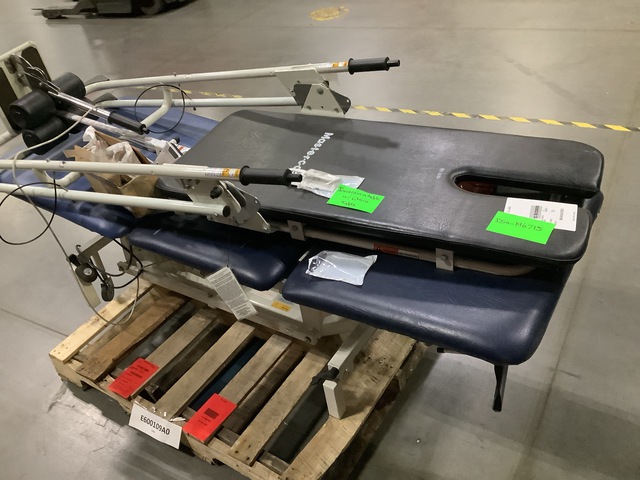 Huntleigh A9232A/UL/SFS Examination Table