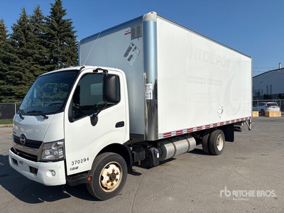 2019 Hino 195 4x2 شاحنة فان
