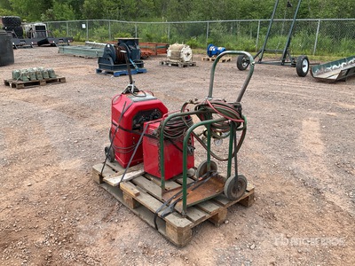 Lincoln Electric 225 A Mobile AC/DC Arc Electric Welder