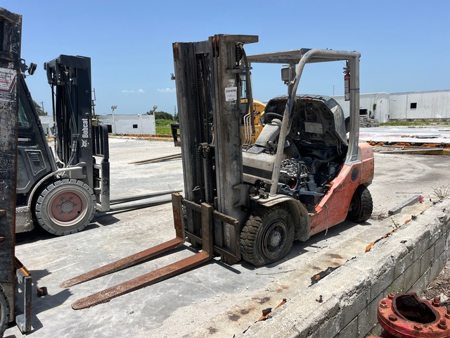 2019 Toyota 8FDU25 4850 lb Pneumatic Tire Forklift (Inoperable)