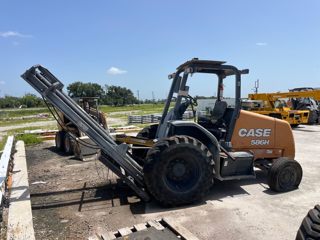 2018 Case 586H 6000 lb 4x2 Rough Terrain Forklift (Inoperable)