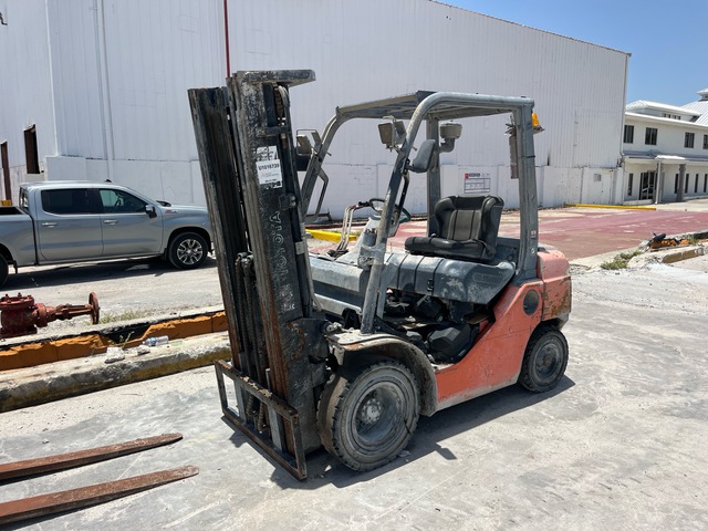 2019 Toyota 8FDU25 Pneumatic Tire Forklift (Inoperable)